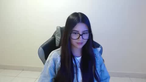 Sahaliefox  online show from November 2, 11:19 pm