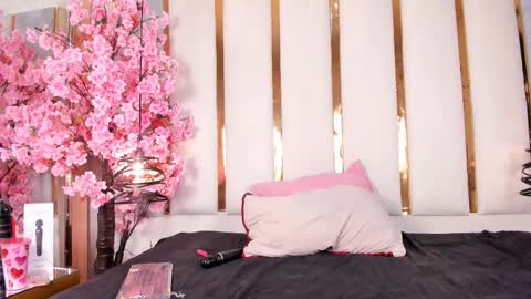 Snapshot of salomebenz_01 chatting on March 10, 9:07 pm  Salome benz online show from March 10, 9:07 pm