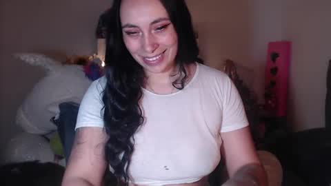 yenny online show from December 18, 4:31 am