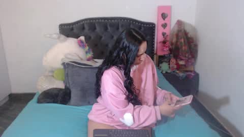 yenny online show from November 24, 4:47 am