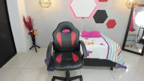 martina online show from February 6, 8:45 pm