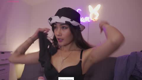 Stefana    or    Samchispas online show from January 4, 11:17 pm