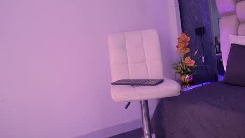 samantavazquez online show from November 24, 12:07 pm