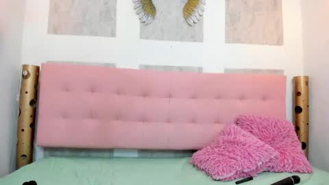    online show from October 22, 11:26 am