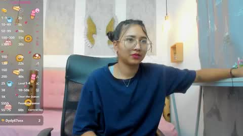    online show from December 4, 11:01 am