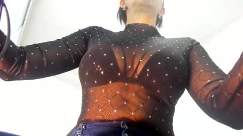 samantha_milfs online show from November 4, 11:15 am