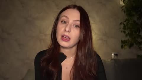 Snapshot of samanthavixen chatting on October 24, 5:31 pm Goddess Samantha Vixen online show from October 24, 5:31 pm