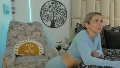 Samixmami online show from February 2, 8:08 pm