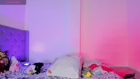 Samara is my name a pleasure delighted that you are here leave your thumb up it is important to me online show from December 3, 3:42 am