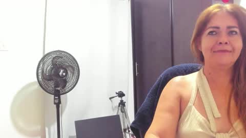 Sanddi  online show from February 5, 11:30 pm