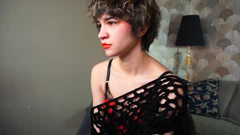 Viola  online show from November 3, 8:57 pm