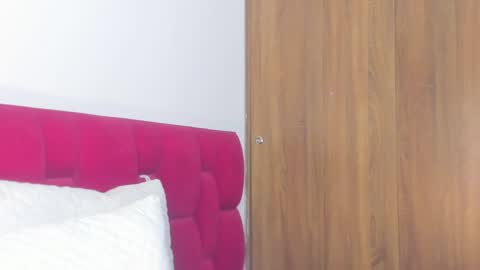 Sara online show from December 5, 9:50 am