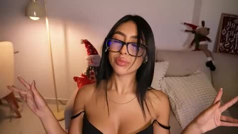 Sara  online show from December 20, 4:05 am