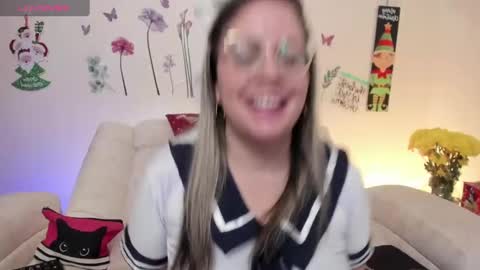 Sara Crowe online show from January 4, 6:52 am