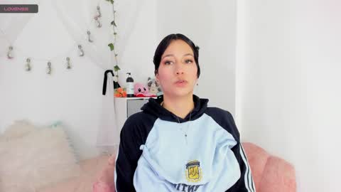 Sara  online show from January 19, 12:07 pm