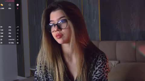 Sara online show from October 22, 4:34 pm