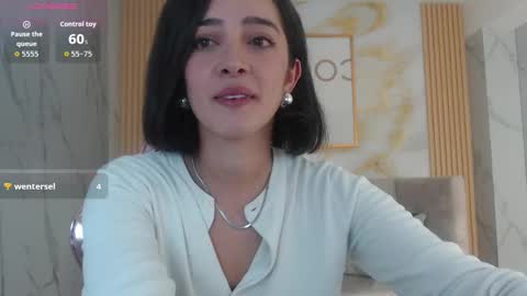 Sara  online show from October 22, 1:49 pm