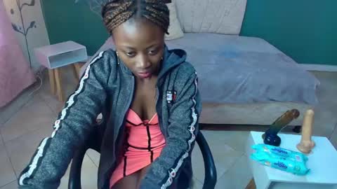 S A R A online show from March 5, 11:49 am