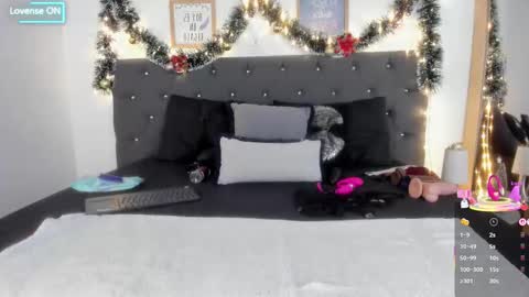 Sara  online show from December 22, 4:54 pm