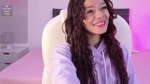 sara  online show from September 9, 1:33 pm