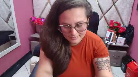 sara_thonson_ online show from November 26, 3:24 pm