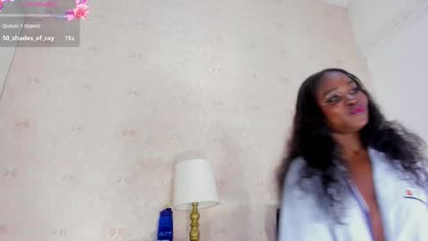 saraacollinss online show from October 14, 8:11 pm