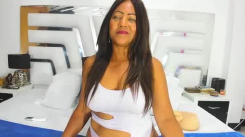 Sara online show from October 9, 4:33 pm