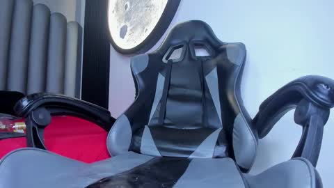 Sarah online show from January 9, 6:01 pm