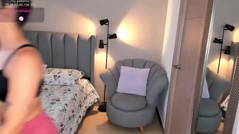 sarah_rayy online show from February 11, 8:10 pm