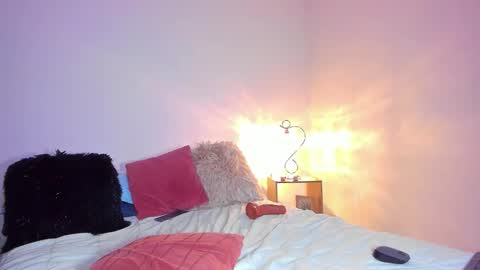 Sarah and Erik online show from November 8, 3:55 am