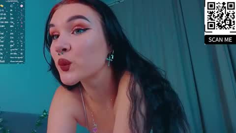 Snapshot of sarahhunny chatting on October 4, 9:30 pm Sarah  online show from October 4, 9:30 pm