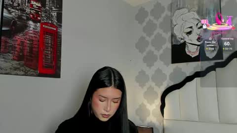 Sarah online show from October 27, 8:14 pm