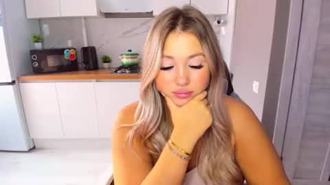 Sarah online show from September 19, 12:15 pm