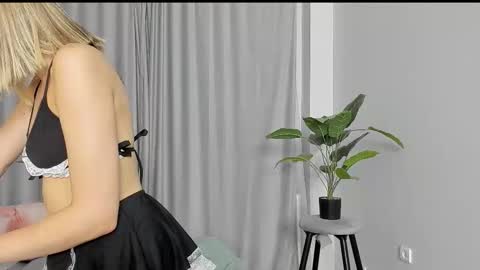 sarahphyllis online show from September 21, 6:28 pm