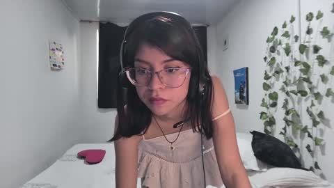 Sarah  online show from February 13, 8:10 pm