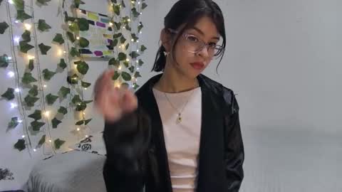 Sarah  online show from January 12, 7:41 pm