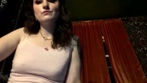 sarahsweetie17 online show from September 20, 3:05 am