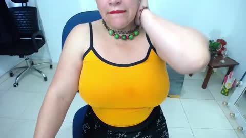 Saraloves online show from November 26, 11:33 am