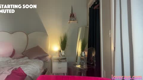 saraloverays online show from September 9, 2:44 am