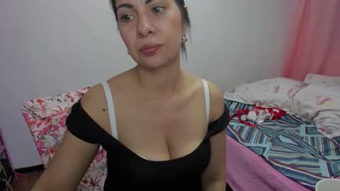 sara luna online show from February 8, 10:01 pm