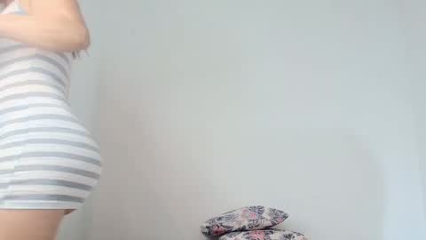 Sara  online show from February 3, 12:32 pm