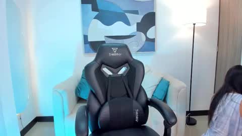 I am Sara  online show from October 3, 4:23 pm