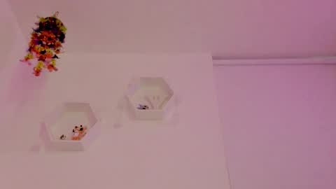 Saray  online show from September 24, 11:15 pm