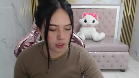 Sara  online show from February 3, 8:12 pm