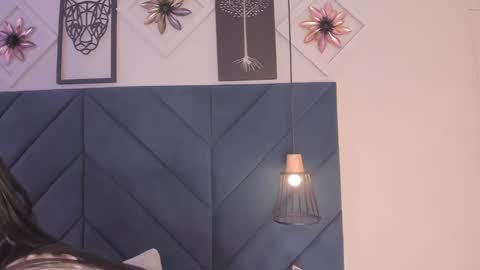 Sara  online show from March 6, 5:24 am