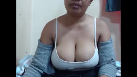 saronette online show from January 12, 7:46 am