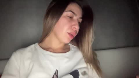 Sarrah online show from November 26, 1:50 am