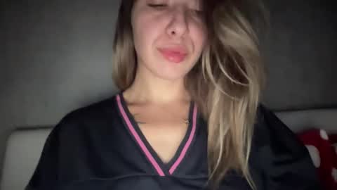 Sarrah online show from November 29, 11:31 pm