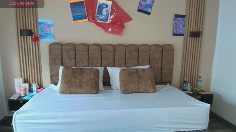 S A S H A R O S E online show from October 6, 11:49 am