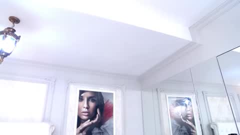 Snapshot of sashavaughn chatting on September 23, 4:49 pm Sasha online show from September 23, 4:49 pm